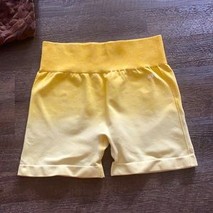 Aybl yellow ombré training short size M